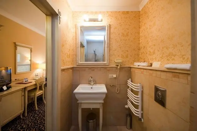 Tek Büyük veya İki Ayrı Yataklı Oda