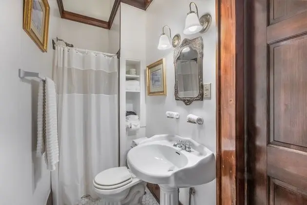 Comfort Süit, Özel Banyo (The Suite)