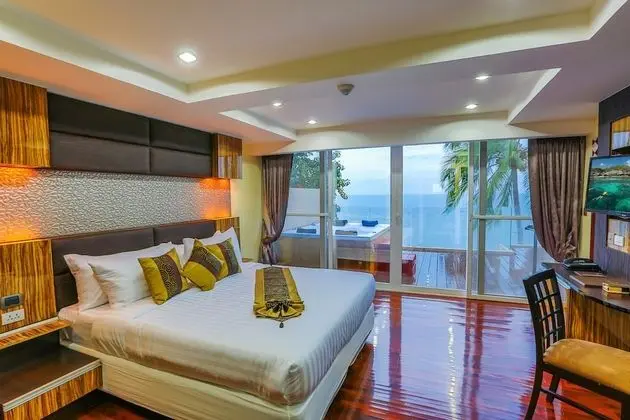 2 Bedrooms Jacuzzi Sea View Suite