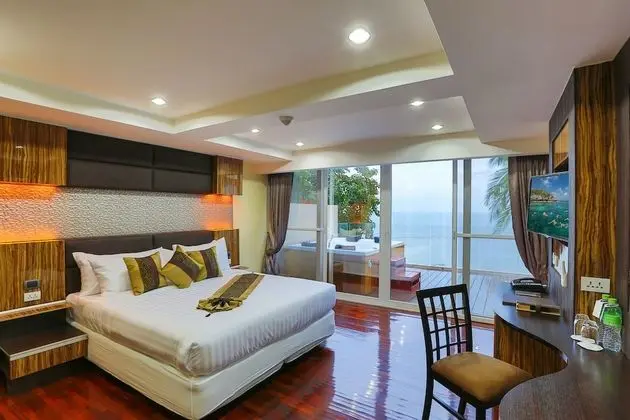 2 Bedrooms Jacuzzi Sea View Suite
