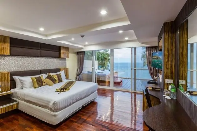 2 Bedrooms Jacuzzi Sea View Suite