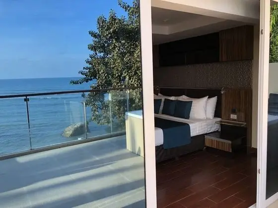 2 Bedrooms Jacuzzi Sea View Suite