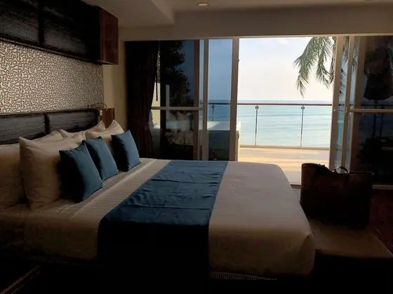 2 Bedrooms Jacuzzi Sea View Suite
