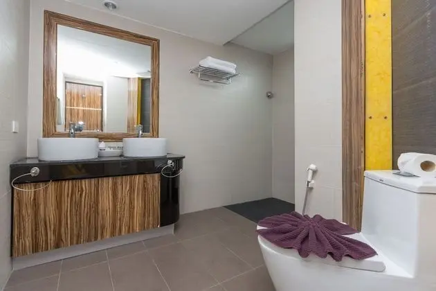 2 Bedrooms Pool Sea View Suite