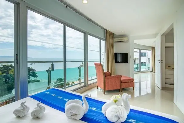 Two Bedrooms Panoramic Sea View