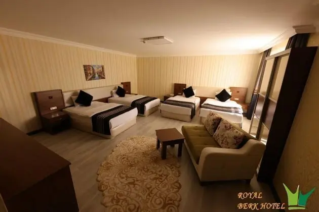 Triple, Şehir Manzaralı