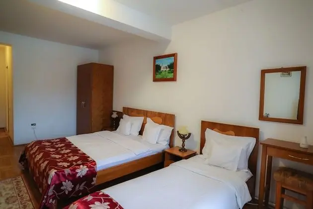 Vintage Mountain Triple Room