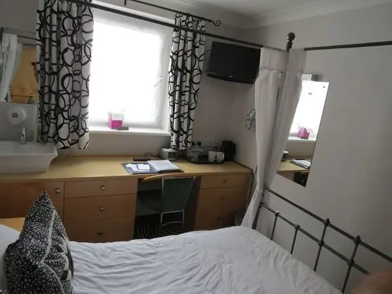 Tek Büyük Yataklı Oda (Four Poster Bed)
