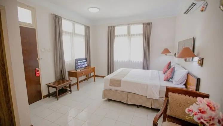 Deluxe Tek Büyük veya İki Ayrı Yataklı Oda