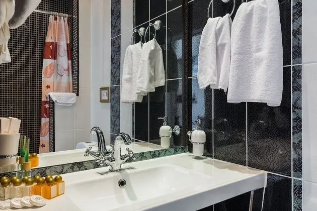 Standard Tek Büyük Yataklı Oda