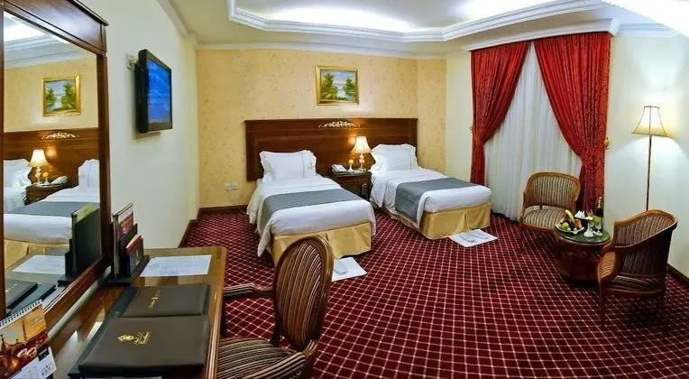 Tek Büyük veya İki Ayrı Yataklı Oda