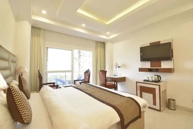 Deluxe Tek Büyük Yataklı Oda