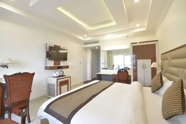 Deluxe Tek Büyük Yataklı Oda