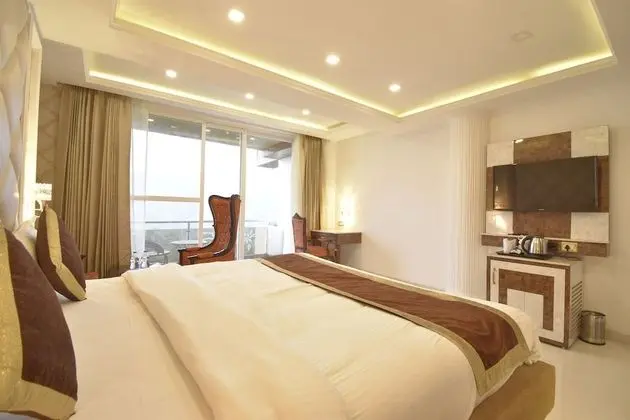 Premium Tek Büyük Yataklı Oda