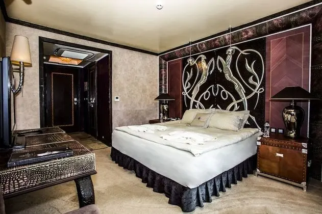 Tek Büyük Yataklı Oda, Balkon, Park Manzaralı
