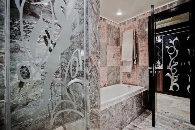 Tek Büyük Yataklı Oda, Balkon, Park Manzaralı