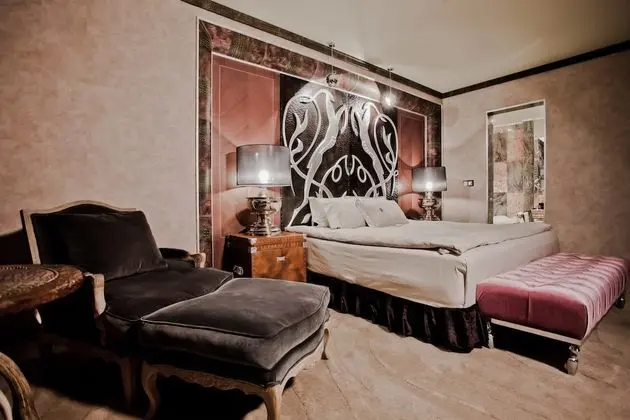 Tek Büyük Yataklı Oda, Balkon, Park Manzaralı