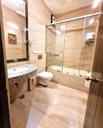 Büyük Yataklı Tek Kişilik Oda
