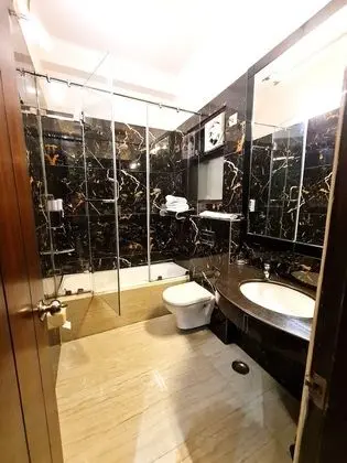 Büyük Yataklı Tek Kişilik Oda