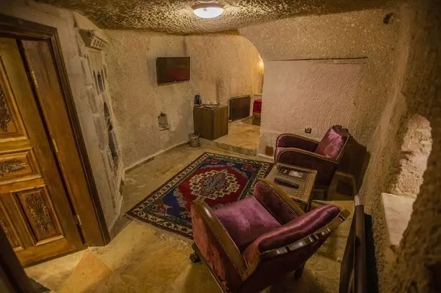 Cave Suite