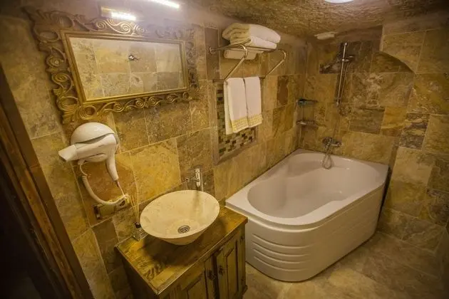 Cave Suite