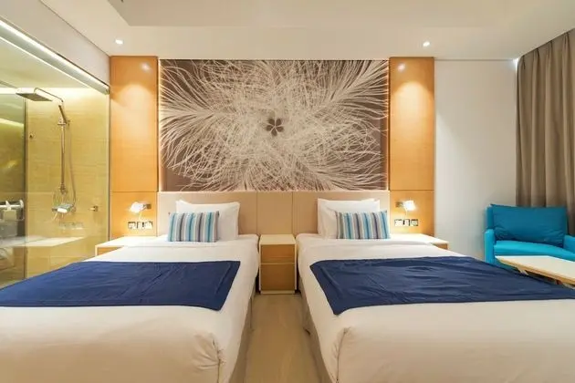 Deluxe Twin Room with Balcony and Hotel Private Beach Access