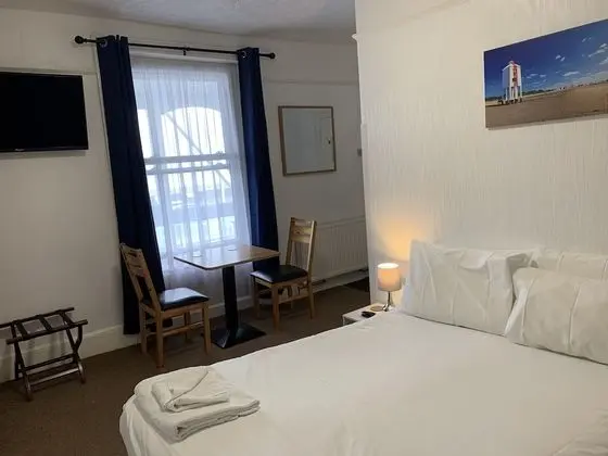 Tek Büyük Yataklı Oda, 1 Çift Kişilik Yatak, Sigara İçilmez, Banyolu/Duşlu