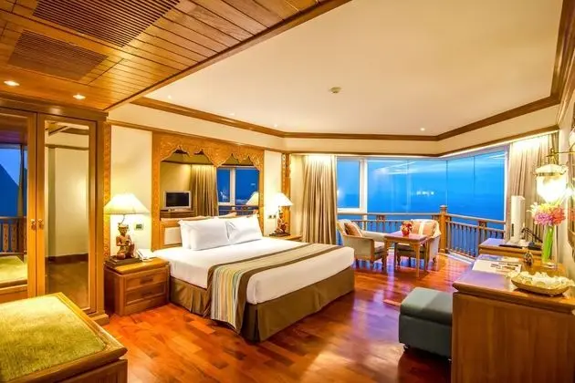 Theme Suite Two Bedrooms Thai Heritage