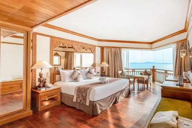 Theme Suite Two Bedrooms Thai Heritage
