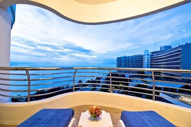 Grand Sea View