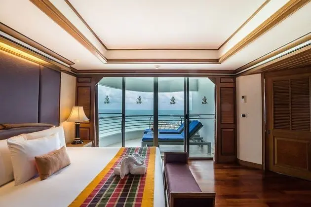 One Bedroom Regency Suite