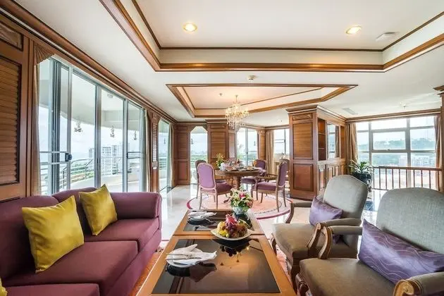 One Bedroom Regency Suite