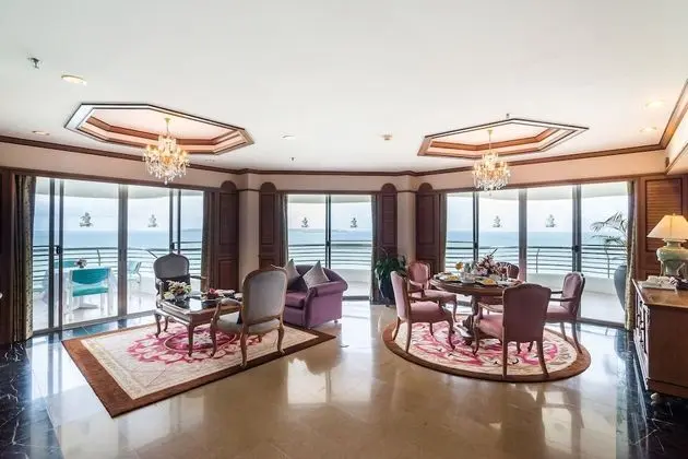 One Bedroom Regency Suite