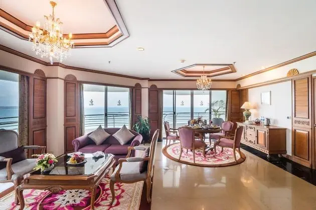 One Bedroom Regency Suite