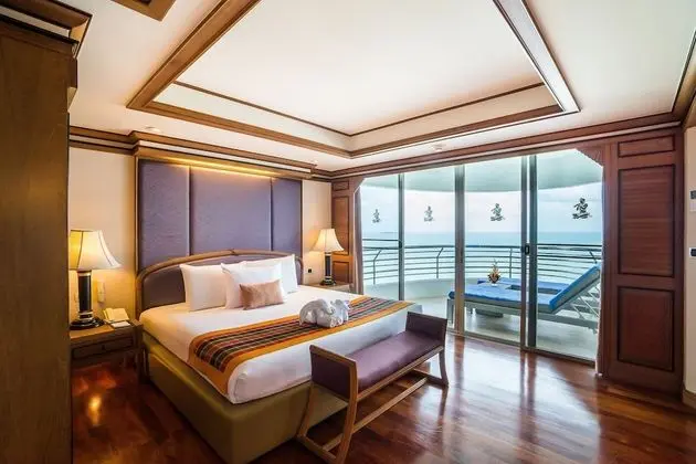 One Bedroom Regency Suite
