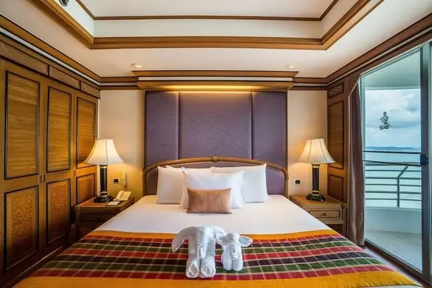One Bedroom Regency Suite