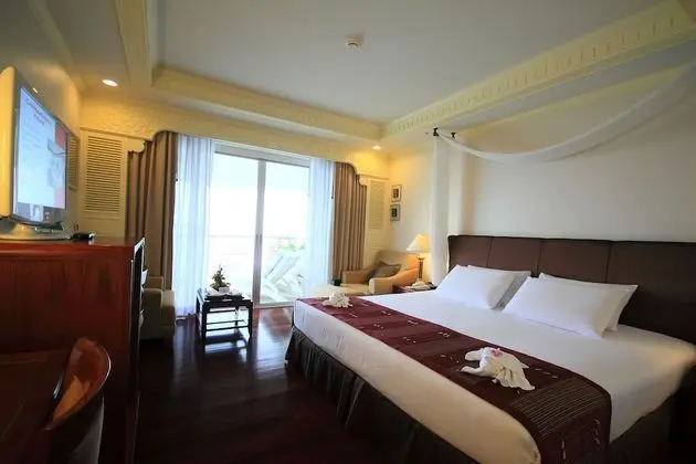 One Bedroom Regency Suite