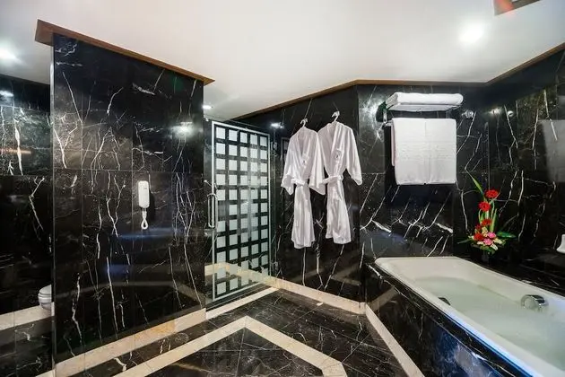 One Bedroom Regency Suite