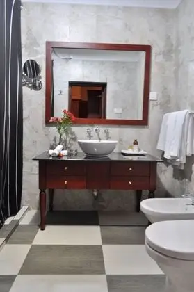 Deluxe Tek Büyük Yataklı Oda, 1 En Büyük (King) Boy Yatak, Engellilere Uygun, Bahçe Manzaralı