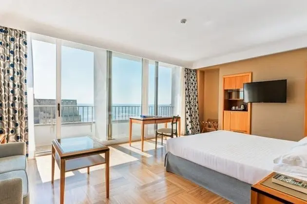 Deluxe Tek Büyük Yataklı Oda, Deniz Manzaralı
