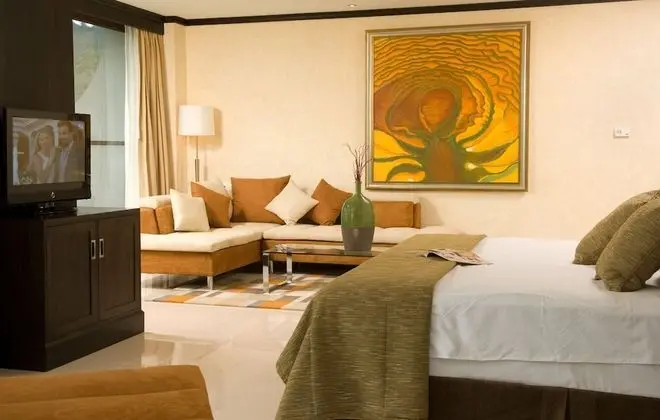 Junior Suite Volcano View