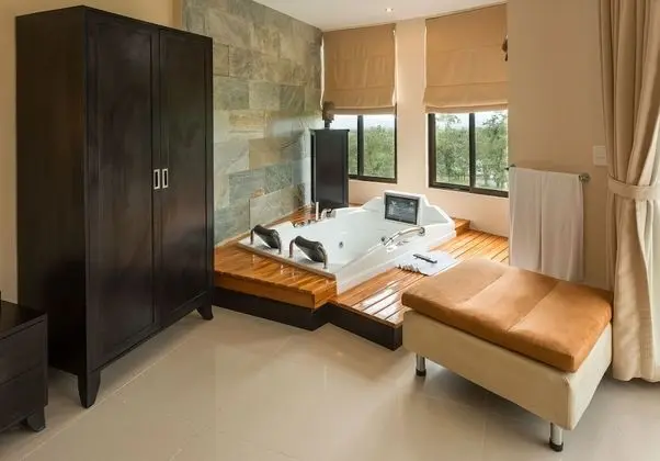 Junior Suite Volcano View