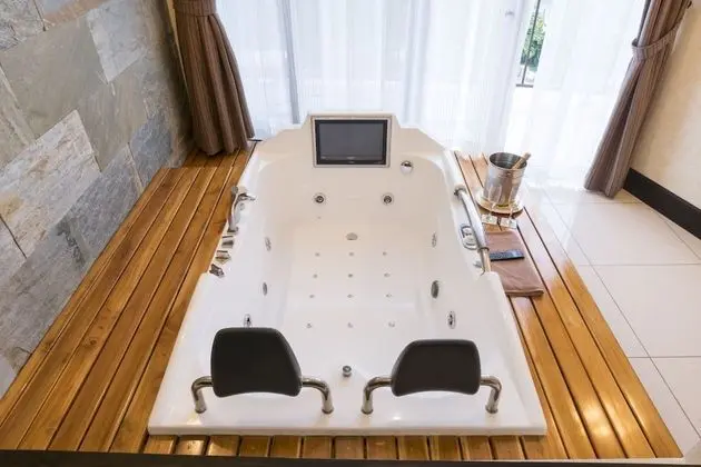 Master Suite Volcano View