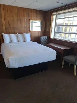 Standard Oda, 2 Büyük (Queen) Boy Yatak