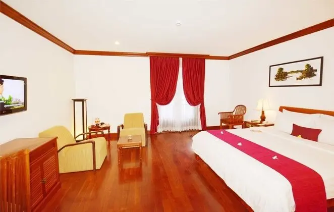 Deluxe Double Room with Pool View ( With 1 Way Airport Pick Up)