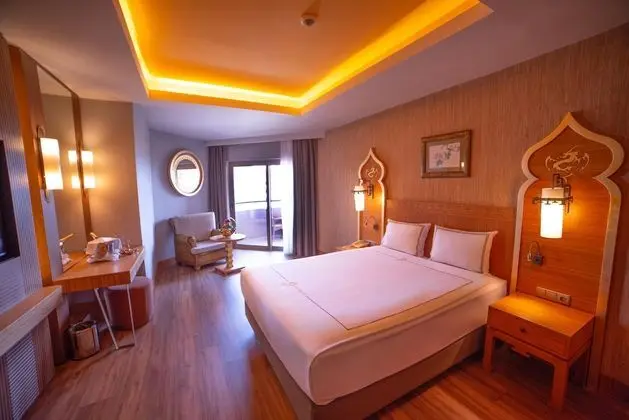 https://images.etstur.com/files/images/hotelImages/TR/51662/l/Royal-Dragon-Hotel-Genel-399387.jpg