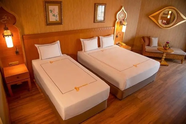 https://images.etstur.com/files/images/hotelImages/TR/51662/l/Royal-Dragon-Hotel-Genel-399390.jpg