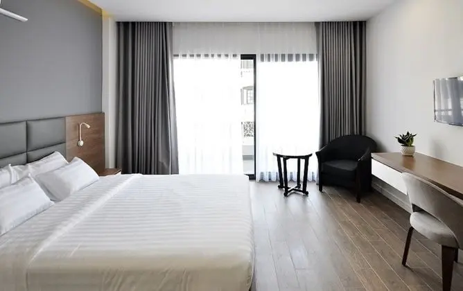 Grand Oda, 1 Büyük (Queen) Boy Yatak, Balkon, Şehir Manzaralı