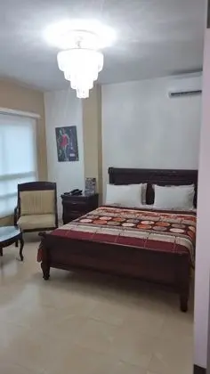 Oda, 1 Büyük (Queen) Boy Yatak