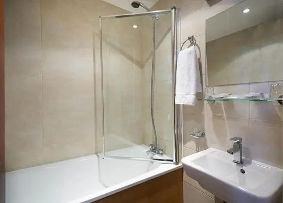 Standard Dört Kişilik Oda